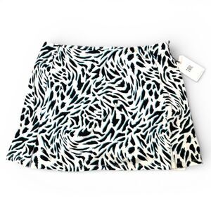 TAIL Activewear Julynn (16") Golf Skort in the "Leo Swirl" print, Size XL